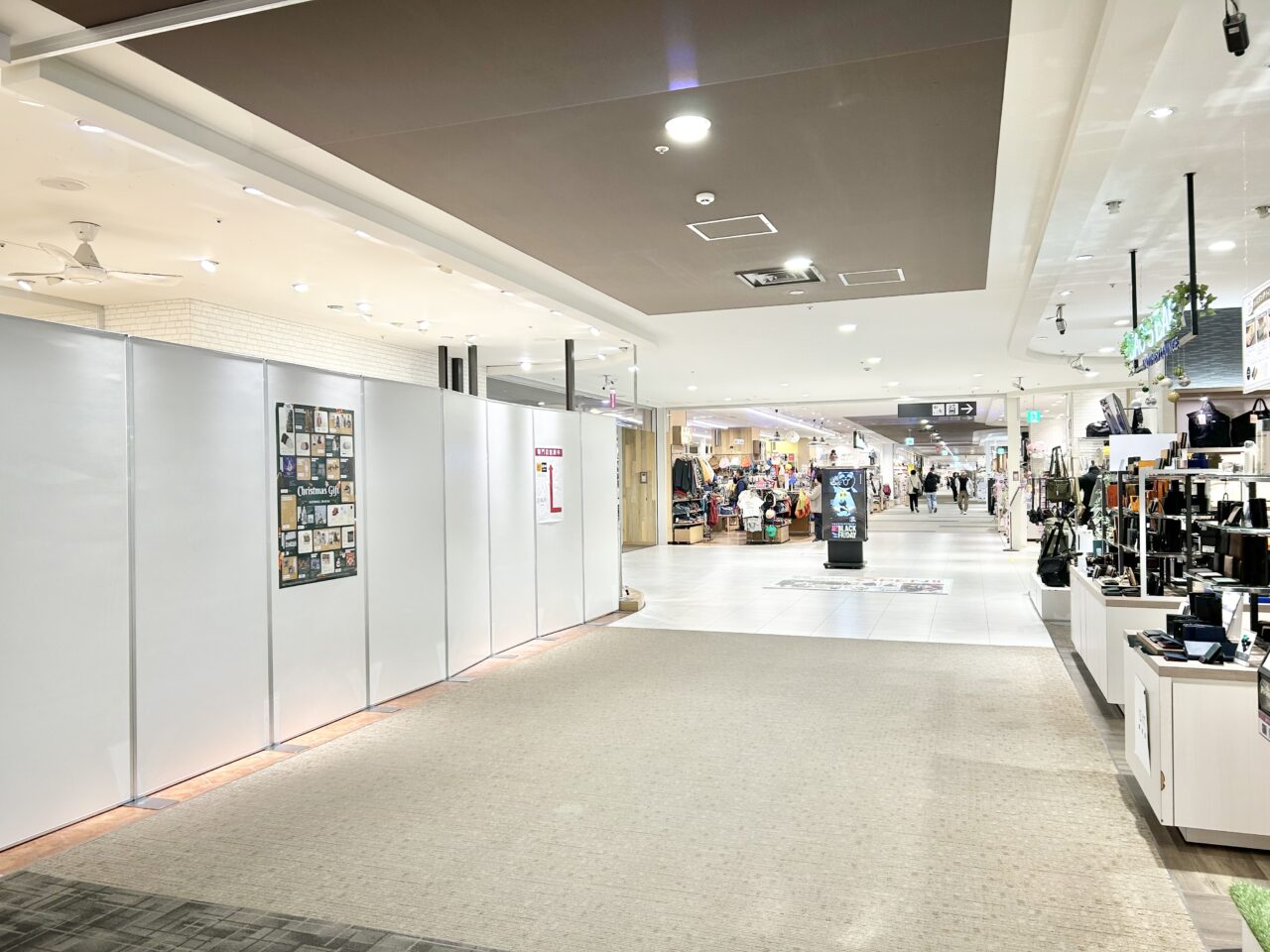 イオンモール茨木3階